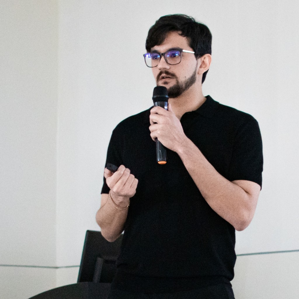 Fernando presenting at an event